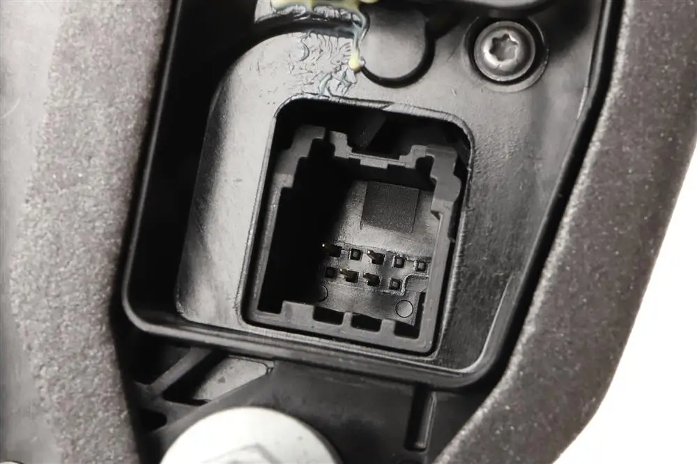 13546550 Cerradura Puerta Trasera Izquierda Cruze B
