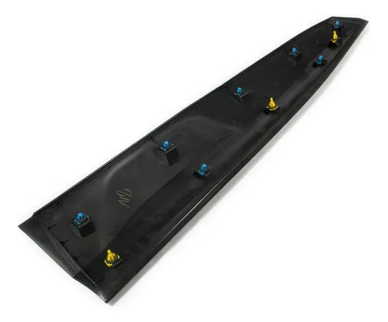Moldura puerta para Tracker G3