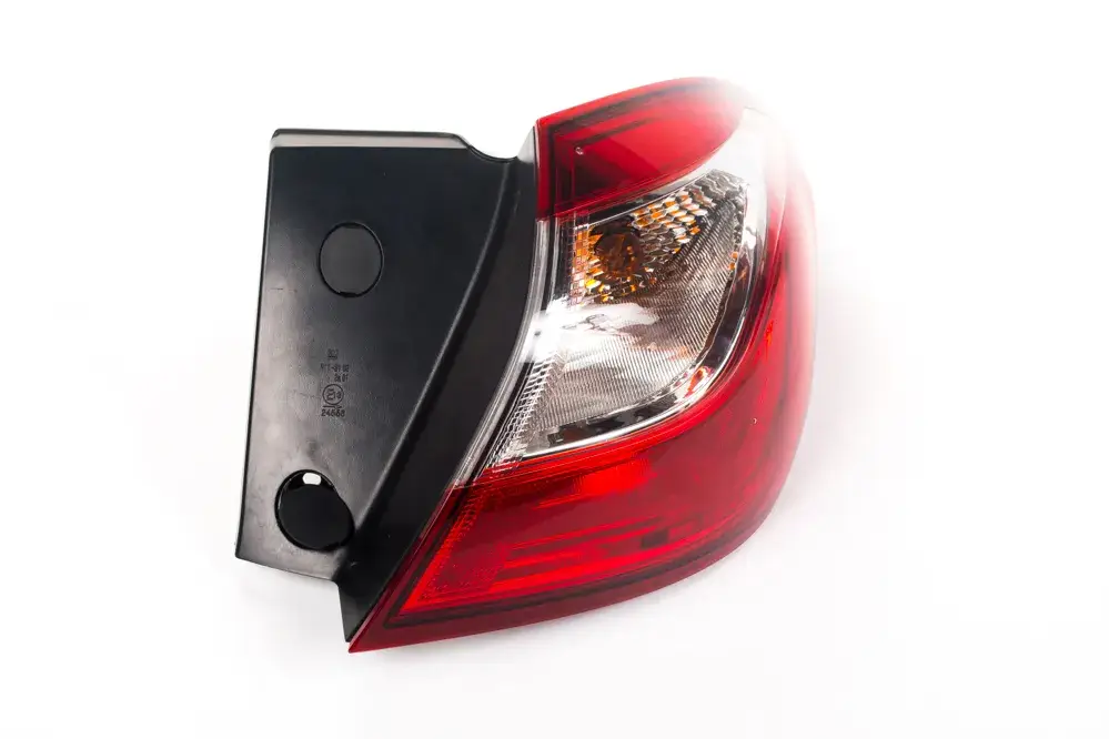 39071694 Faro Trasero Derecho Exterior Cruze B 5p