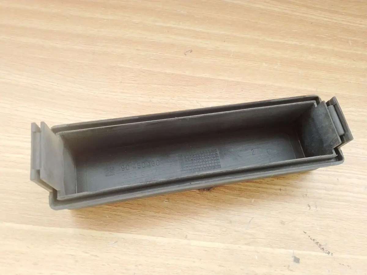 90450130 Tapa Caja De Reles De A/a Corsa