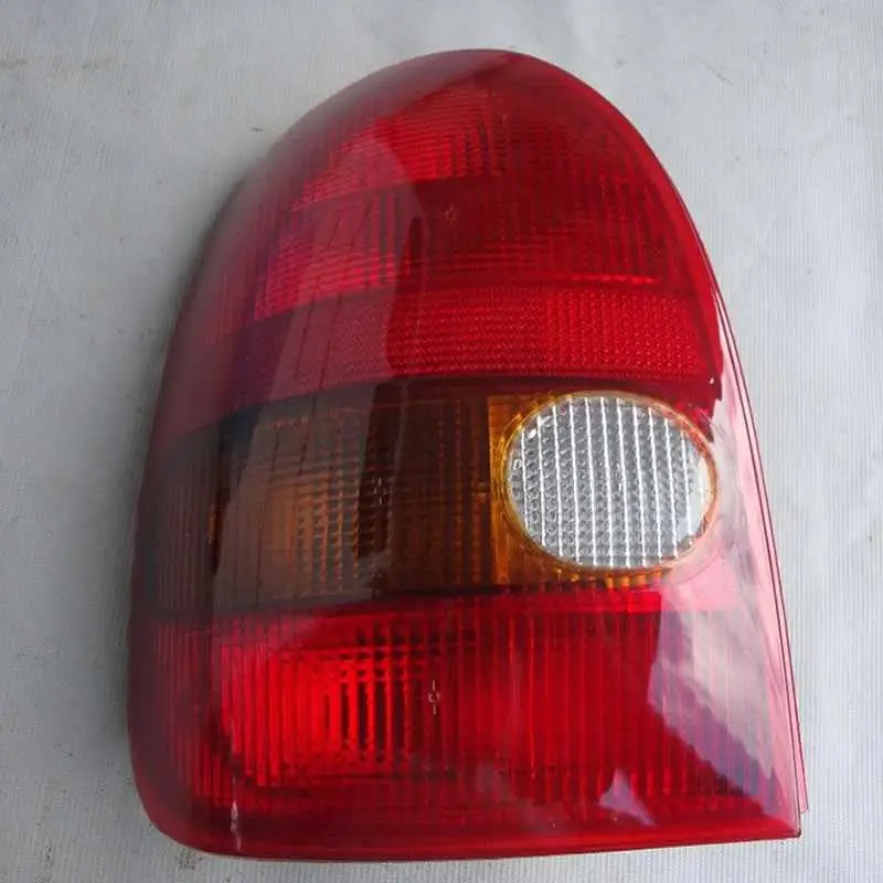 93232513 Faro Trasero Izquierdo Corsa 3