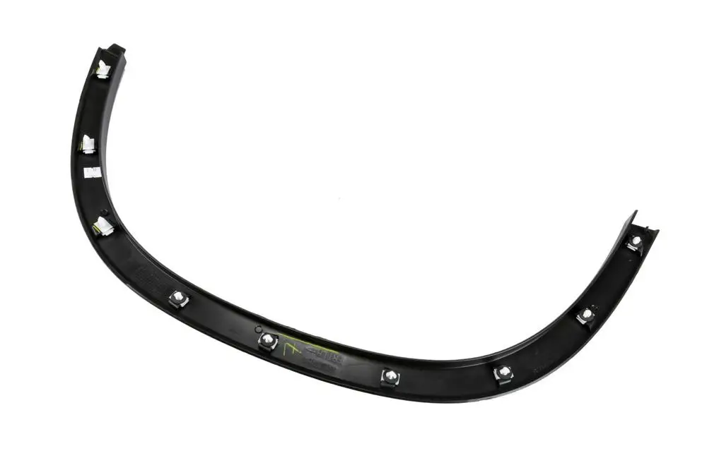 Moldura pasarrueda para Tracker G2